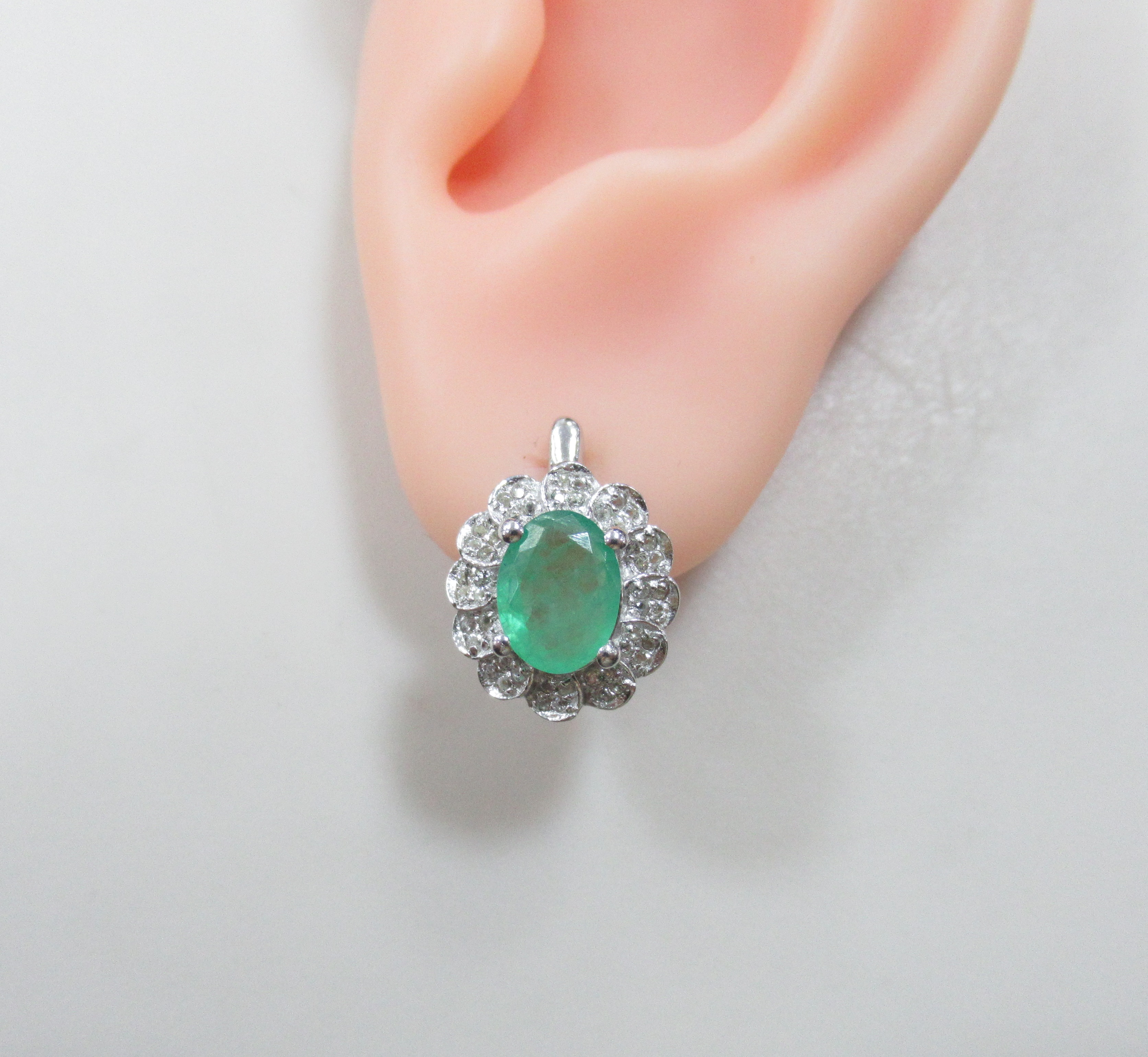 Серебряные серьги с изумрудами "Цветы"